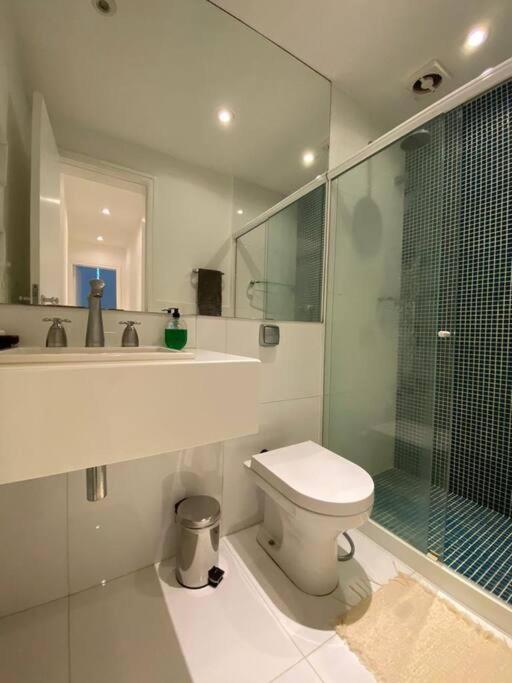 Av Atlântica - 3 Bedroom Beach Apartment - Leme