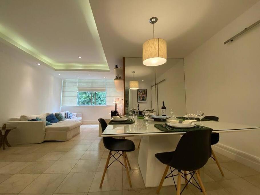 Av Atlântica - 3 Bedroom Beach Apartment - Leme