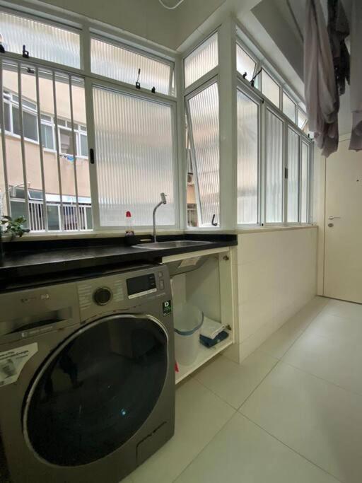 Av Atlântica - 3 Bedroom Beach Apartment - Leme