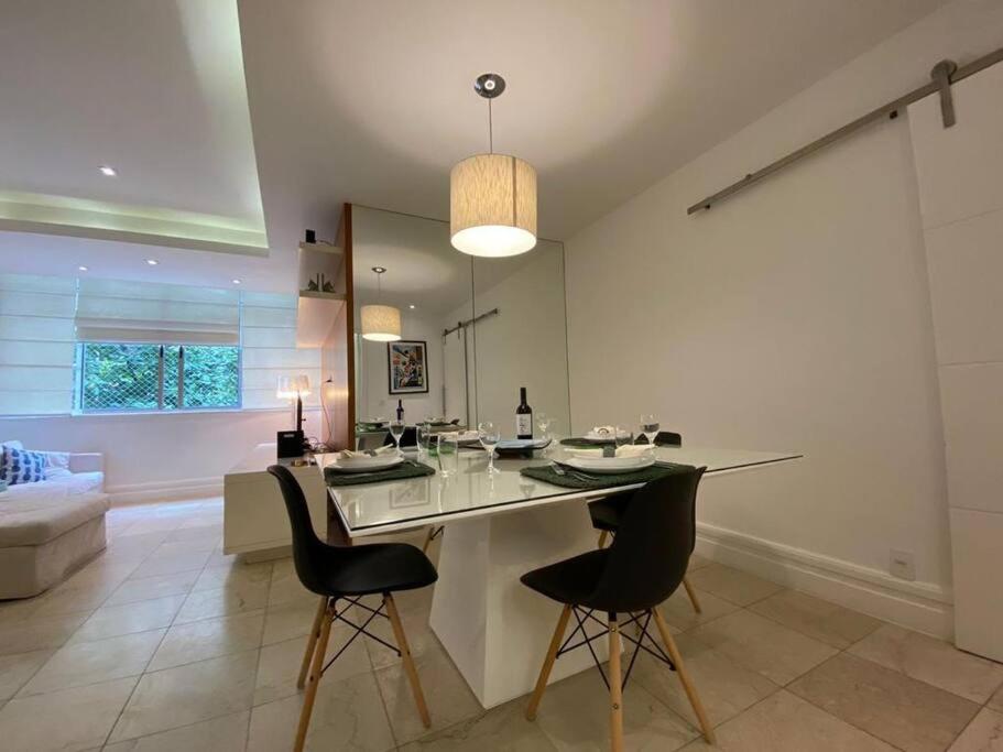 Av Atlântica - 3 Bedroom Beach Apartment - Leme