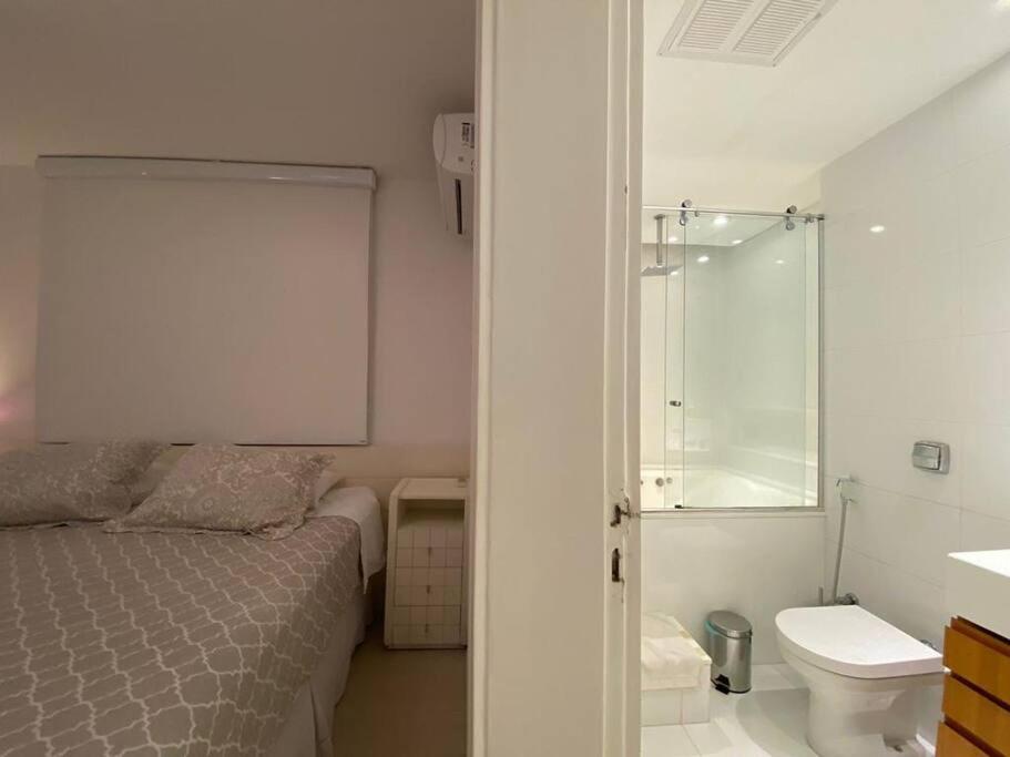 Av Atlântica - 3 Bedroom Beach Apartment - Leme