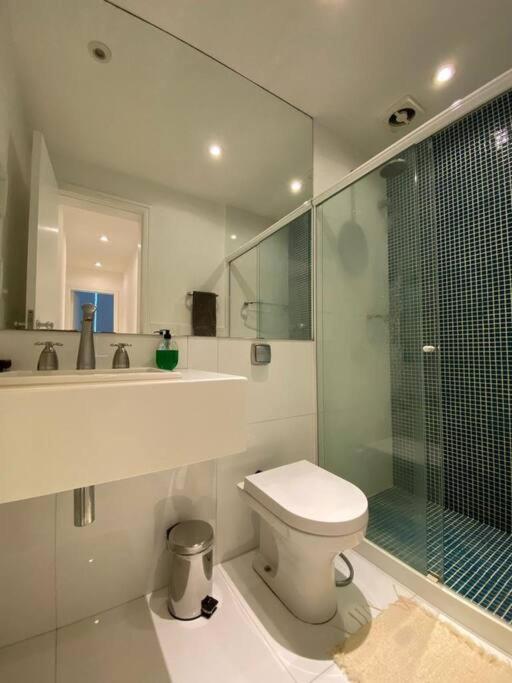 Av Atlântica - 3 Bedroom Beach Apartment - Leme