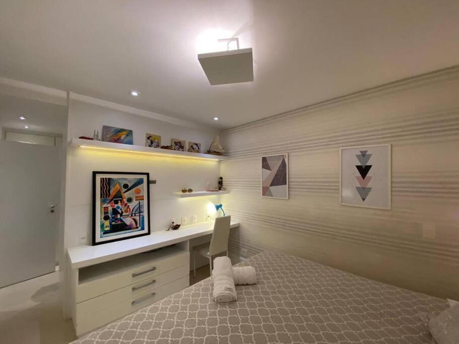 Av Atlântica - 3 Bedroom Beach Apartment - Leme