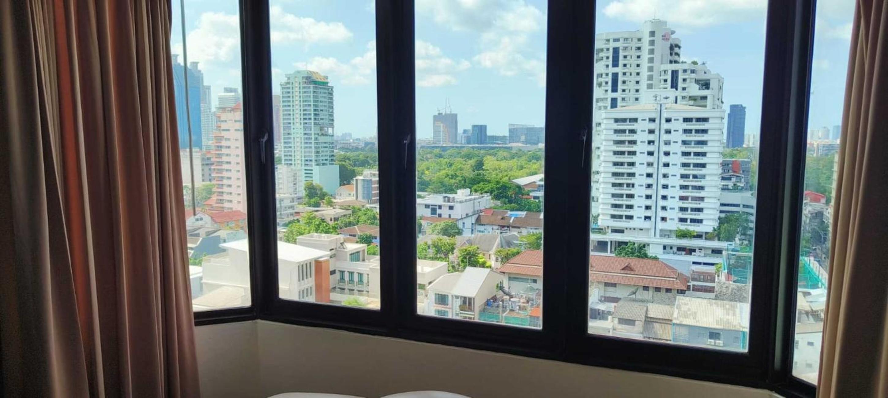 Fully Furnished Omni Tower Apartments Nana - Sukhumvit soi 4