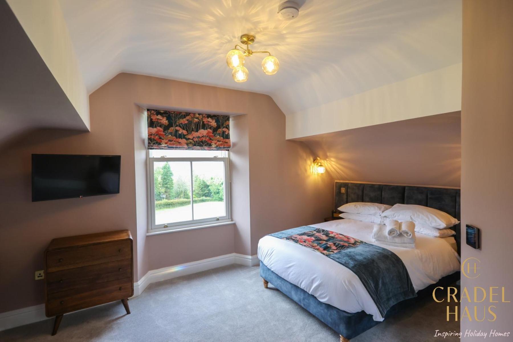 Fair Rigg by Cradel Haus - Ultra Luxury Lakes Holiday Homes, Pet Friendly, Parking & EV Plug