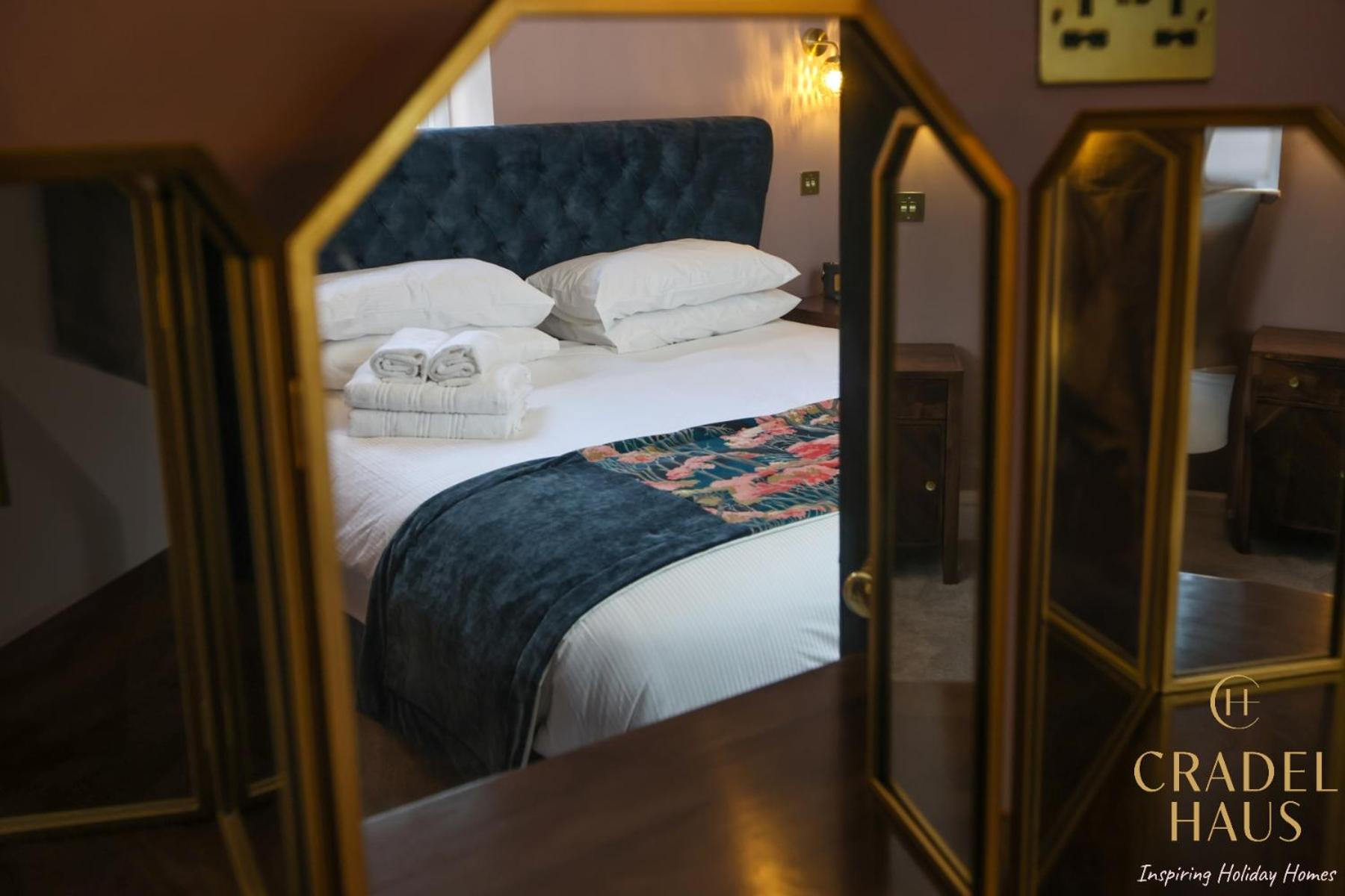 Fair Rigg by Cradel Haus - Ultra Luxury Lakes Holiday Homes, Pet Friendly, Parking & EV Plug