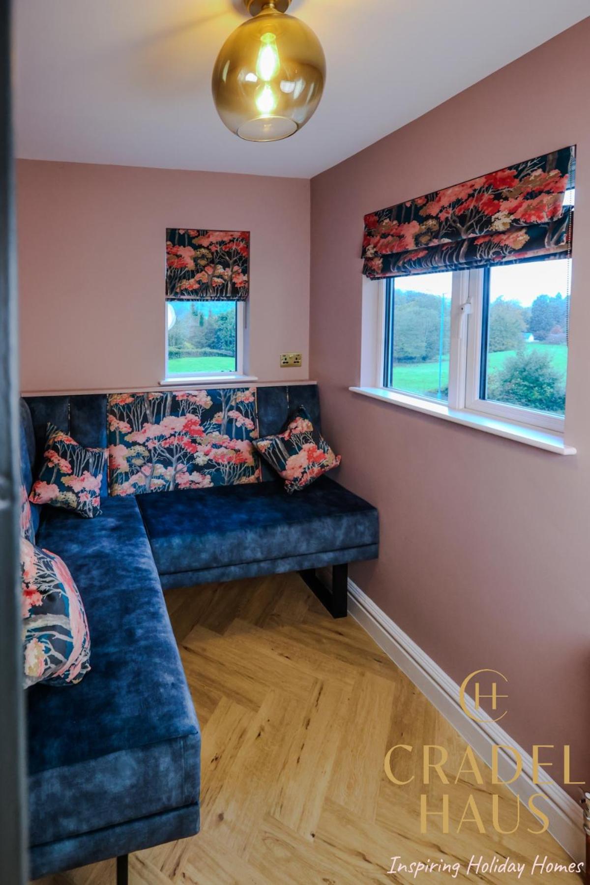 Fair Rigg by Cradel Haus - Ultra Luxury Lakes Holiday Homes, Pet Friendly, Parking & EV Plug