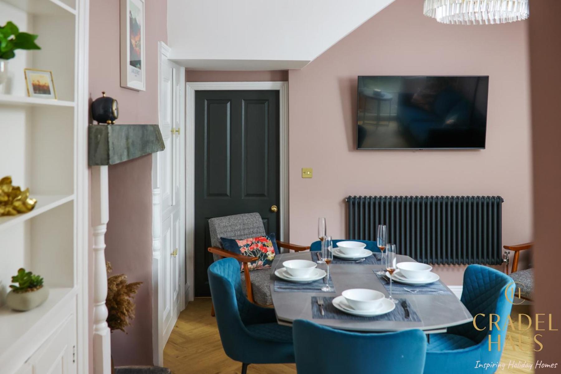 Fair Rigg by Cradel Haus - Ultra Luxury Lakes Holiday Homes, Pet Friendly, Parking & EV Plug