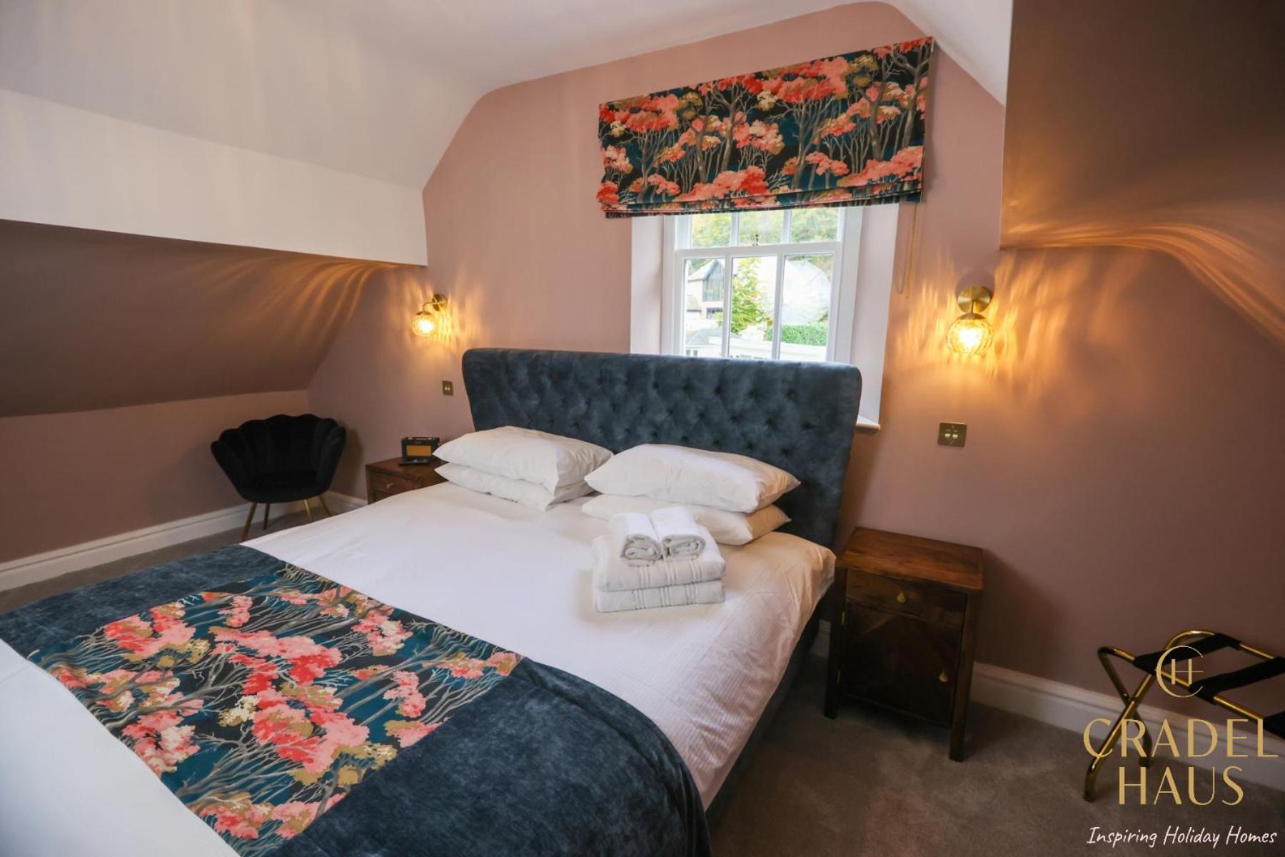 Fair Rigg by Cradel Haus - Ultra Luxury Lakes Holiday Homes, Pet Friendly, Parking & EV Plug