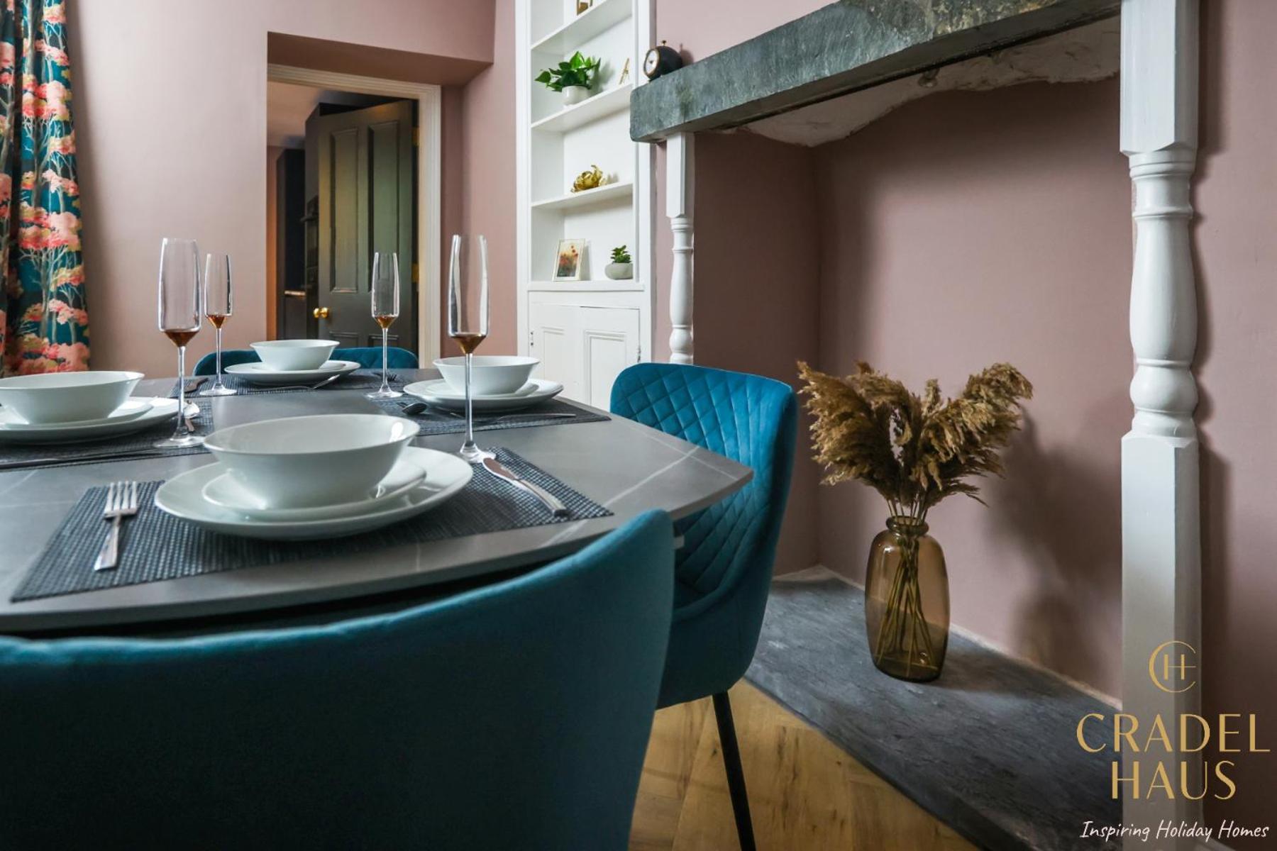 Fair Rigg by Cradel Haus - Ultra Luxury Lakes Holiday Homes, Pet Friendly, Parking & EV Plug