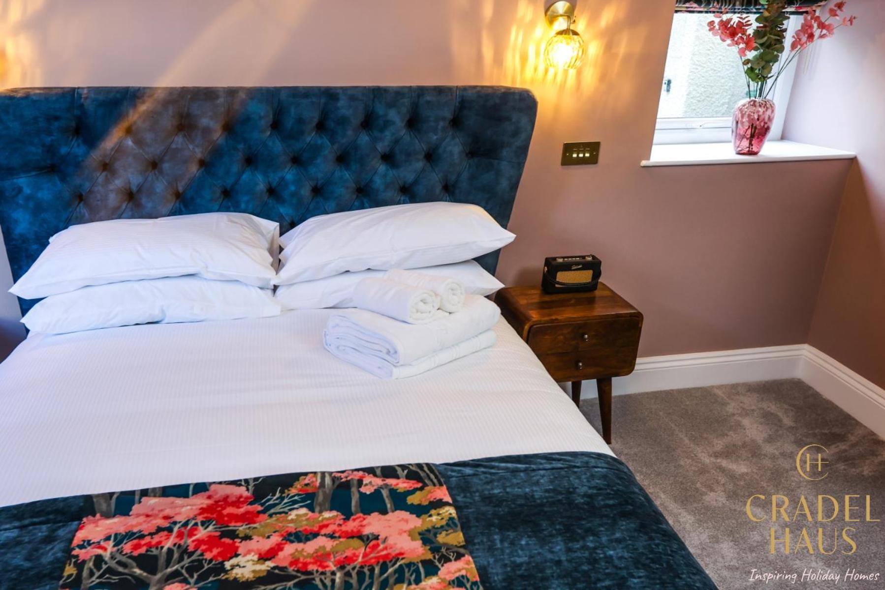 Fair Rigg by Cradel Haus - Ultra Luxury Lakes Holiday Homes, Pet Friendly, Parking & EV Plug