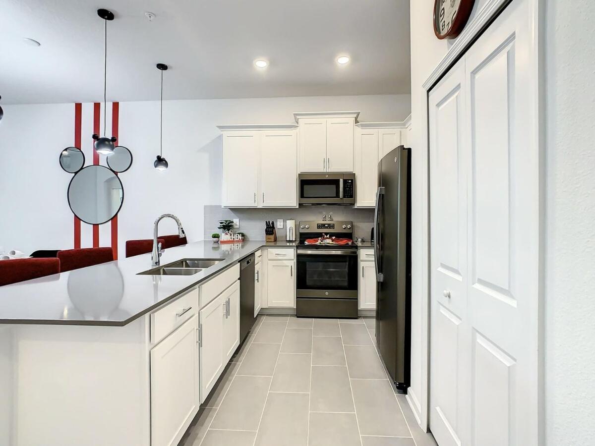Stunning Thematic 2BR with 2 Clubhouses & Garage view 5