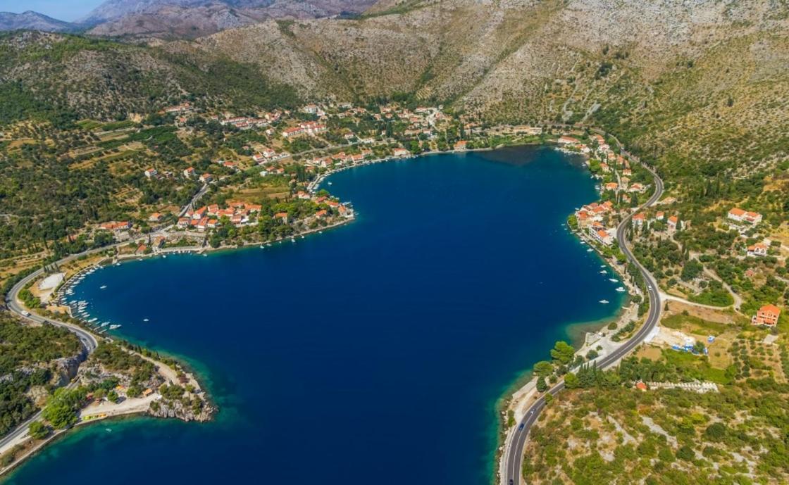 Seaview Apartment with Free Garage Parking 2 min to Beach Zaton near Dubrovnik