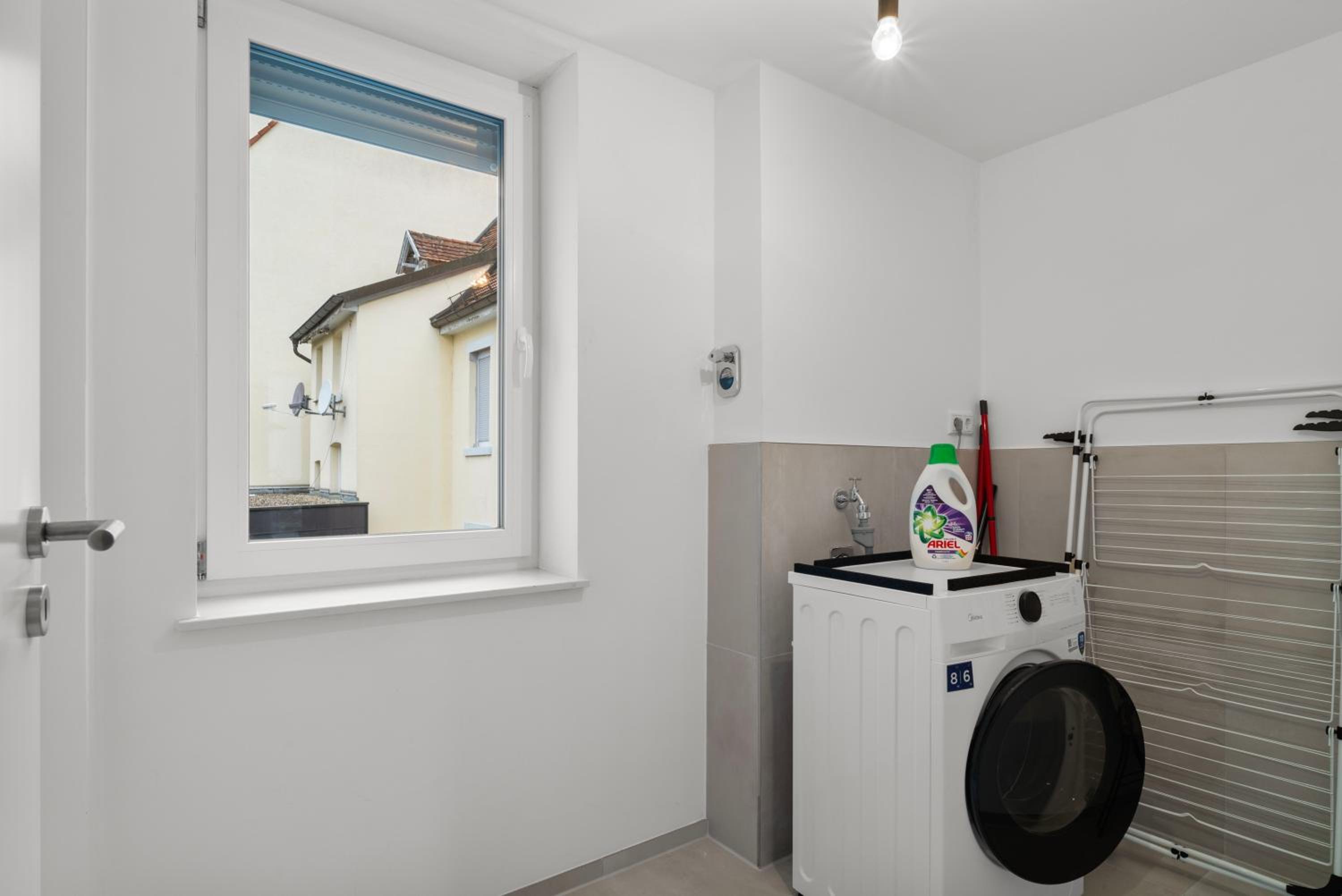 Lit Living - Luxury House - Box Spring - Parking - Exclusive Kitchen