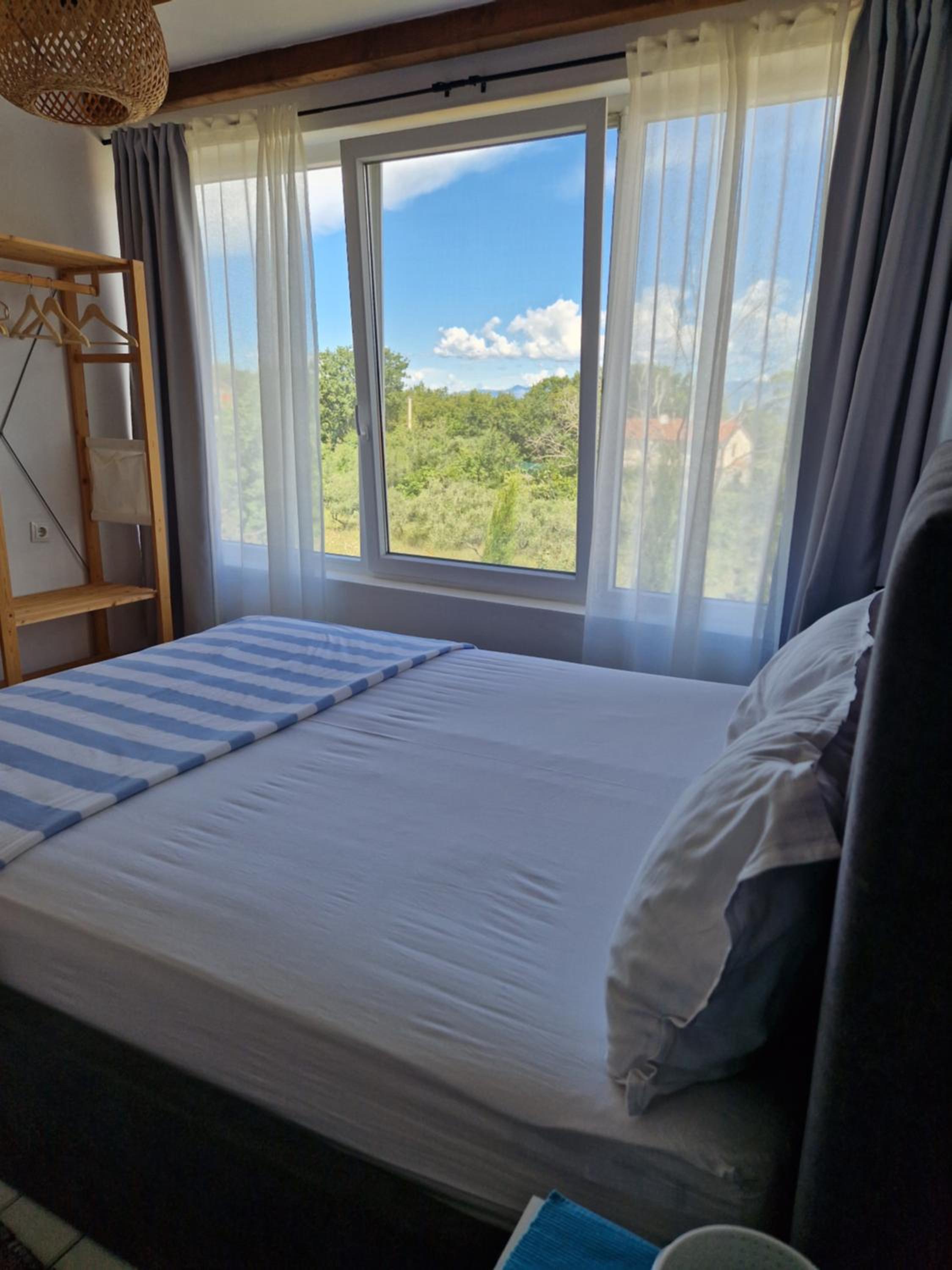 Apartment Buric view 2