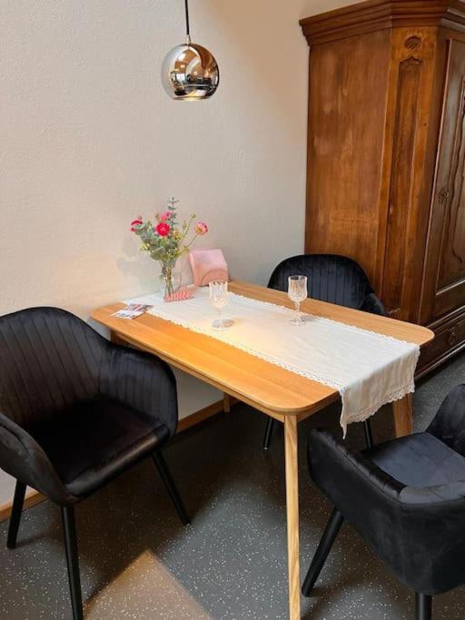 seeglueck SEEBLAU - Moderne Maisonette-Wohnung mit Balkon und Parkplatz in Seenähe in Konstanz-Dingels-Dorf