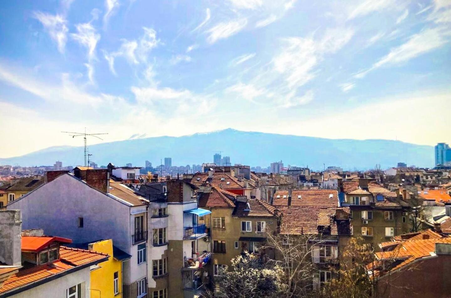 Top 1 - 2BR - 180 Views - Balcony - Top Amenities
