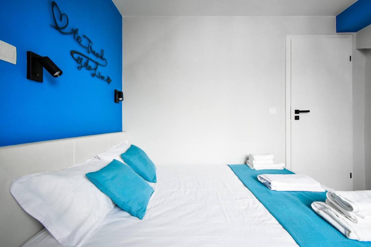 Top 1 - 2BR - 180 Views - Balcony - Top Amenities