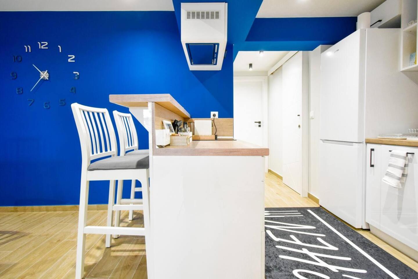 Top 1 - 2BR - 180 Views - Balcony - Top Amenities