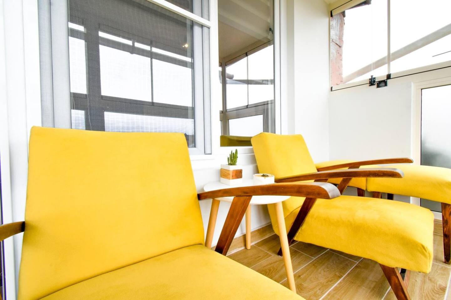 Top 1 - 2BR - 180 Views - Balcony - Top Amenities