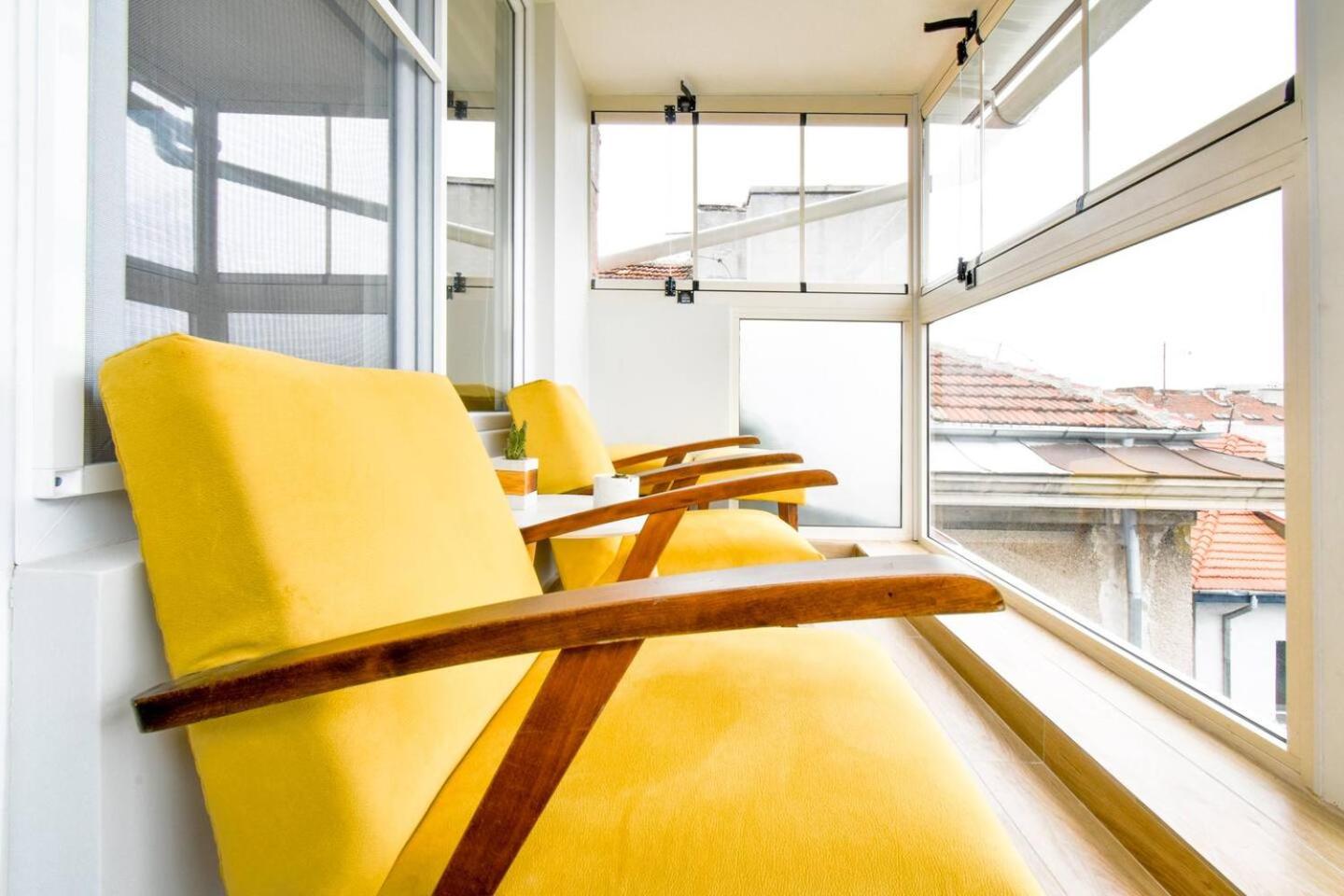 Top 1 - 2BR - 180 Views - Balcony - Top Amenities