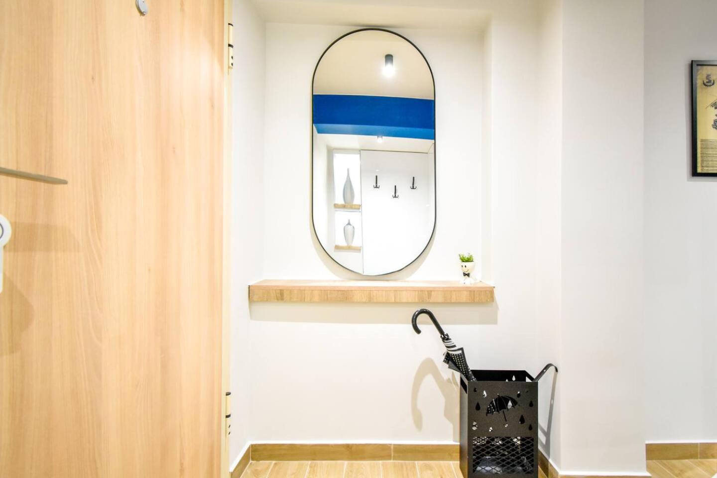 Top 1 - 2BR - 180 Views - Balcony - Top Amenities