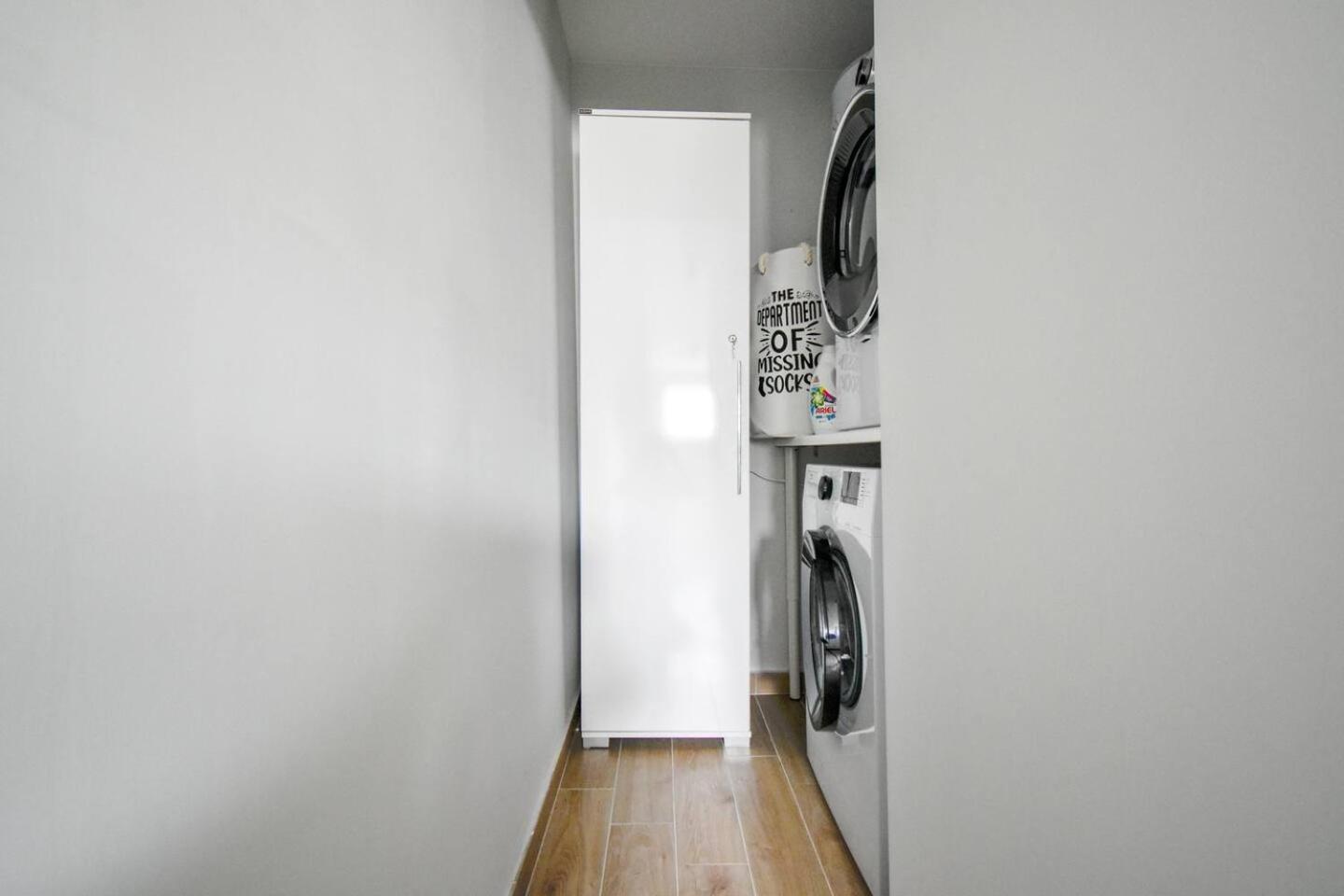 Top 1 - 2BR - 180 Views - Balcony - Top Amenities