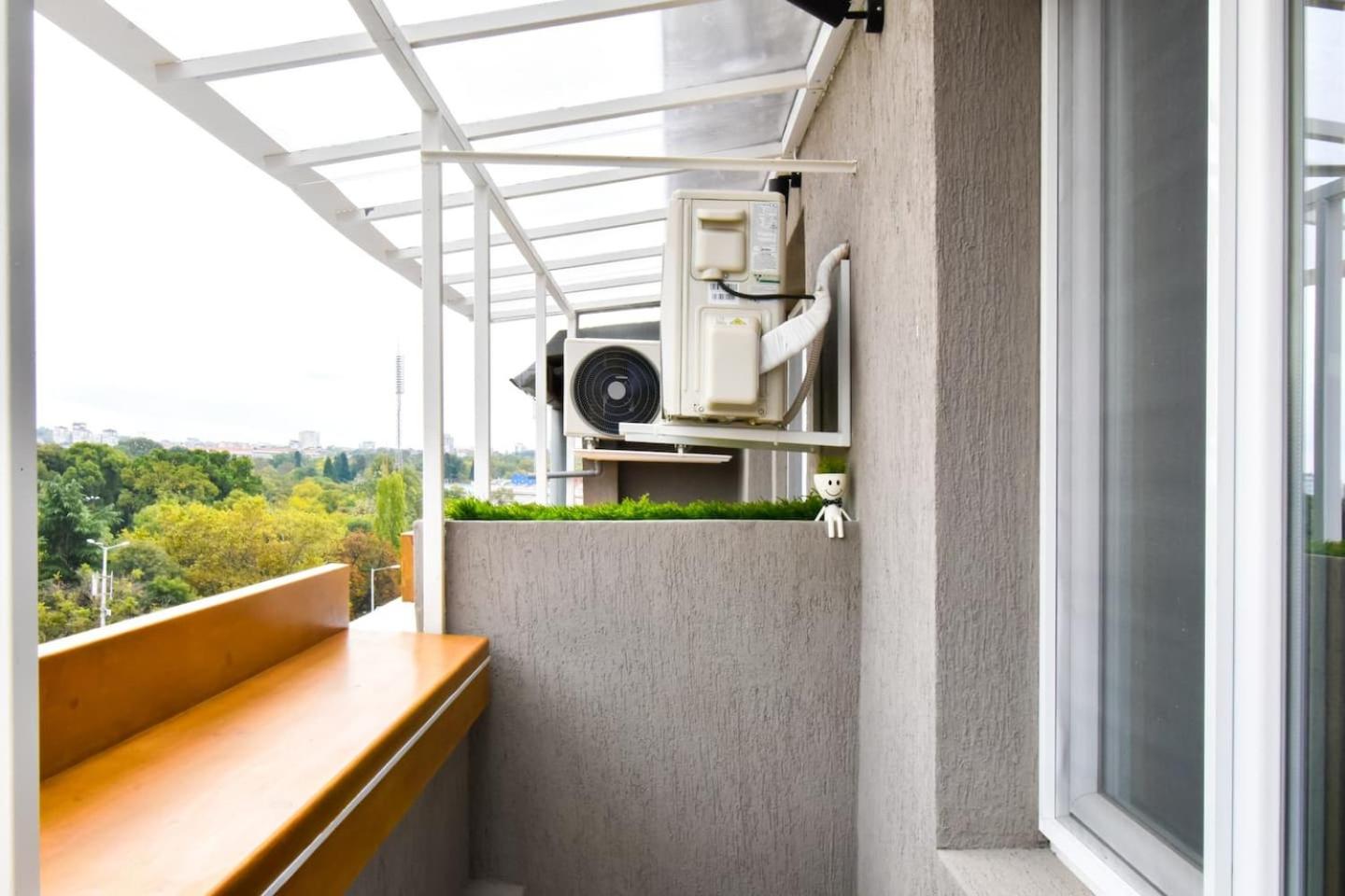 Top 1 - 2BR - 180 Views - Balcony - Top Amenities