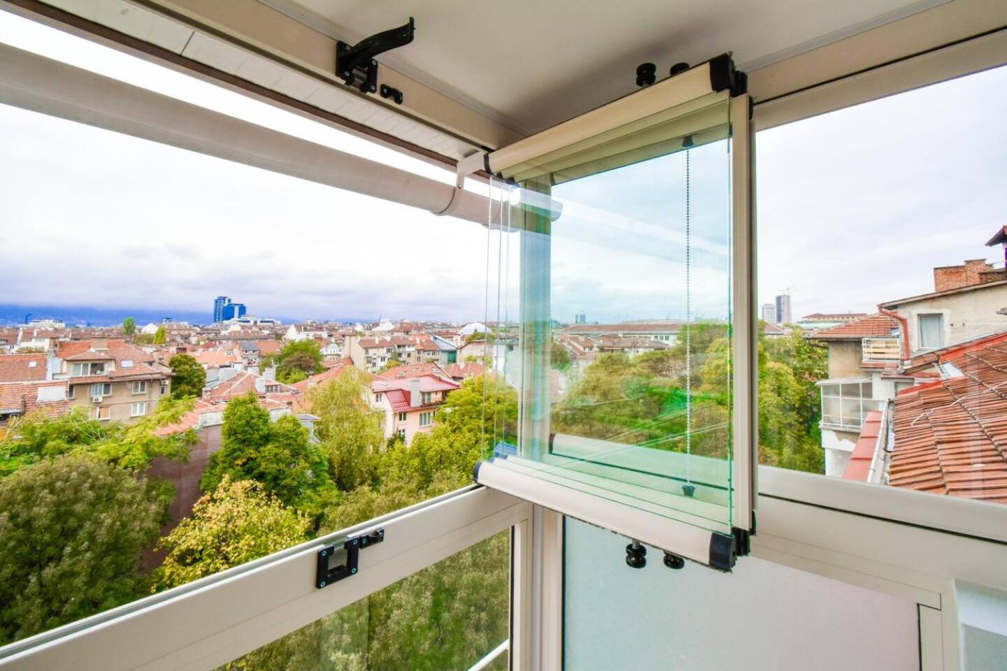 Top 1 - 2BR - 180 Views - Balcony - Top Amenities