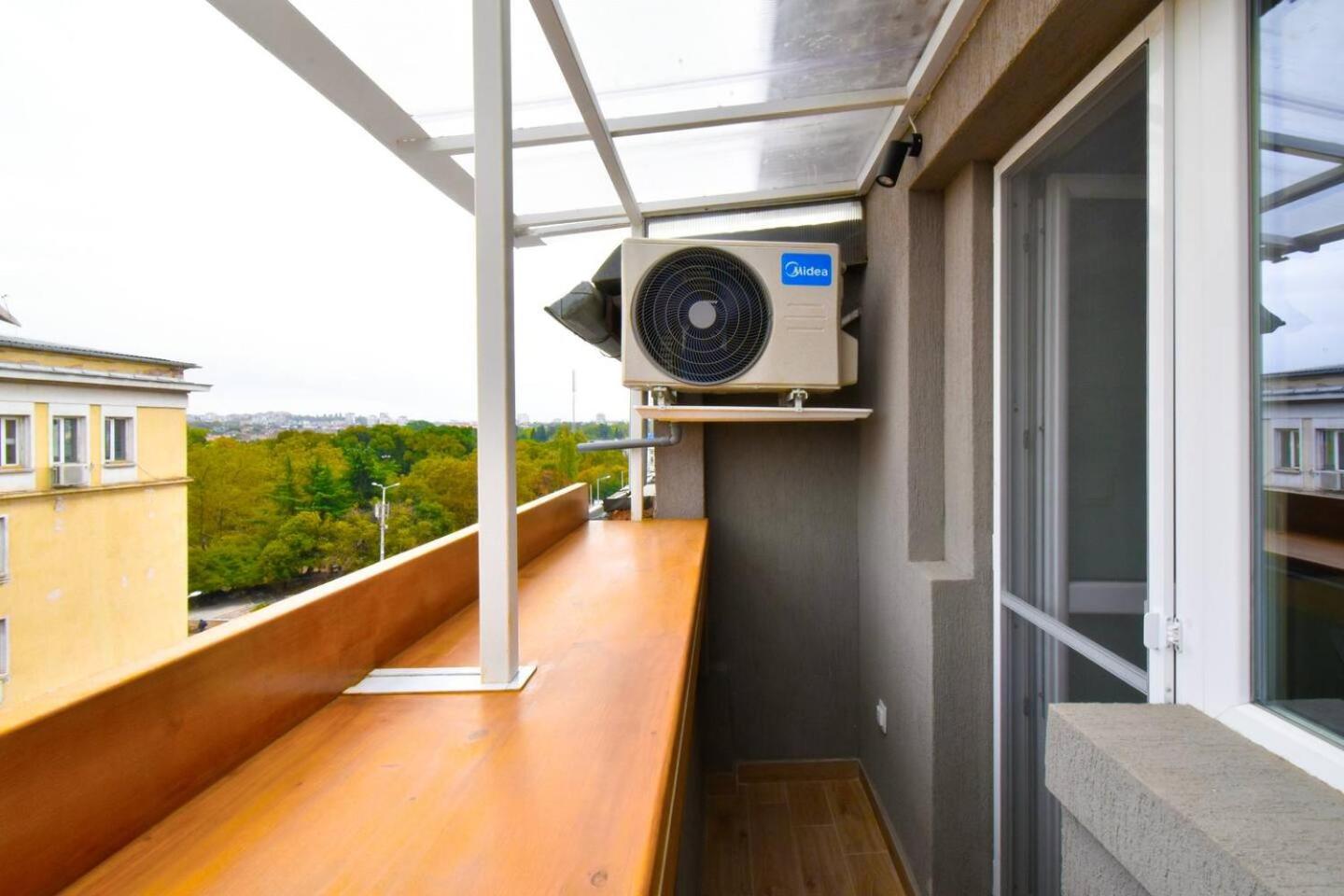 Top 1 - 2BR - 180 Views - Balcony - Top Amenities