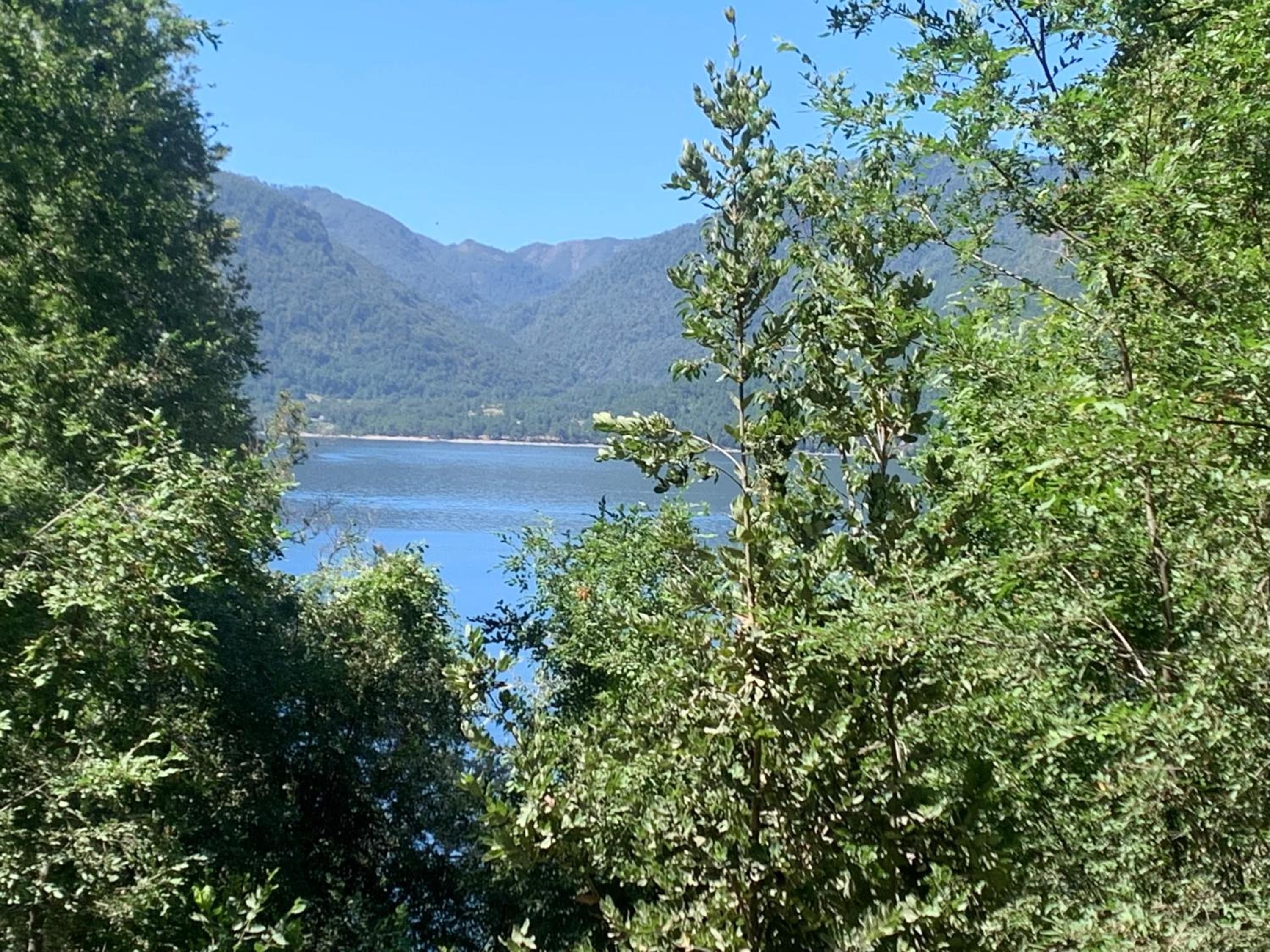 Casa Orilla Lago Cólico
