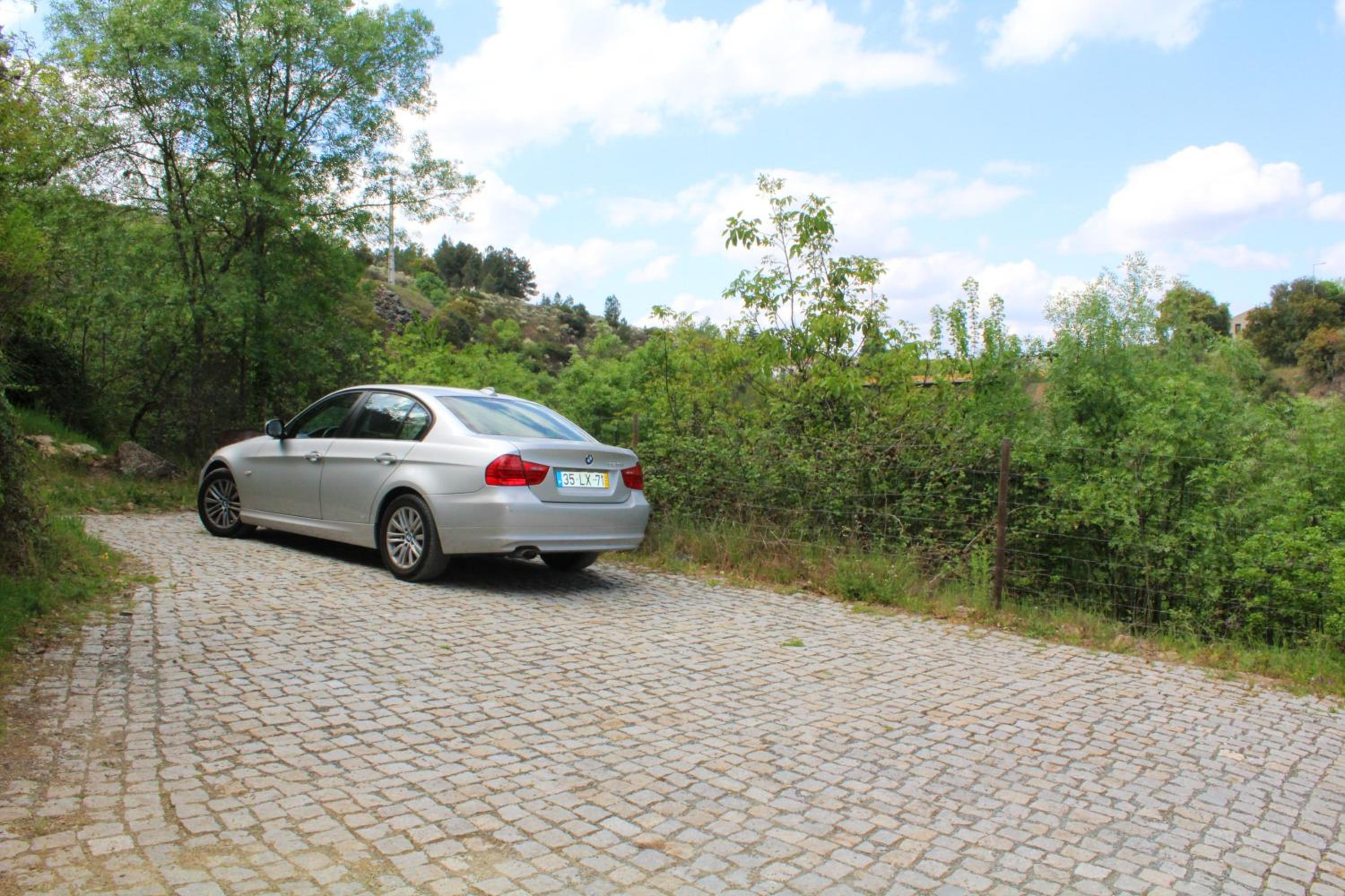 Spacious property in Braganca with lake and mountain view view 3