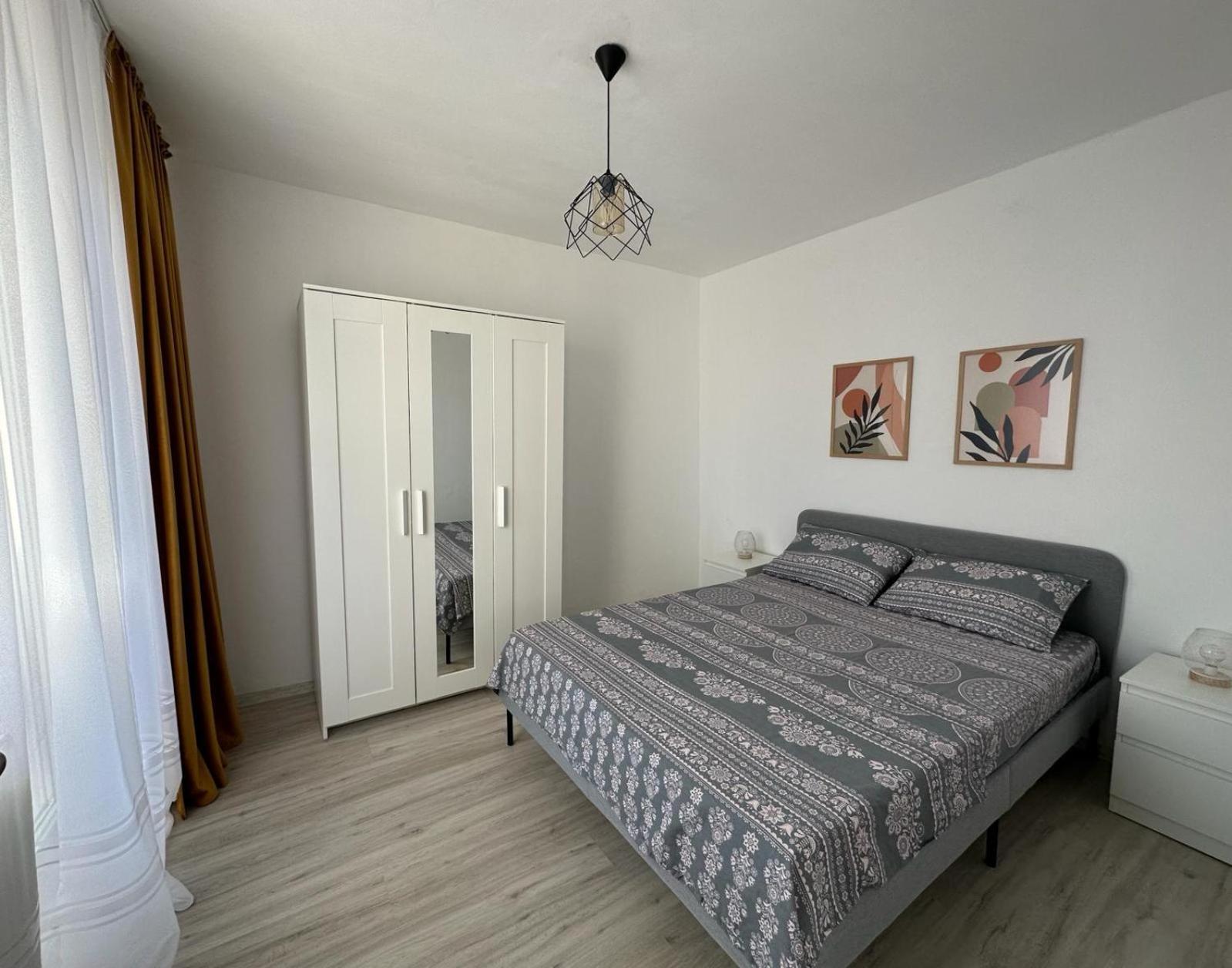 Cozy apartment with balcony view 3