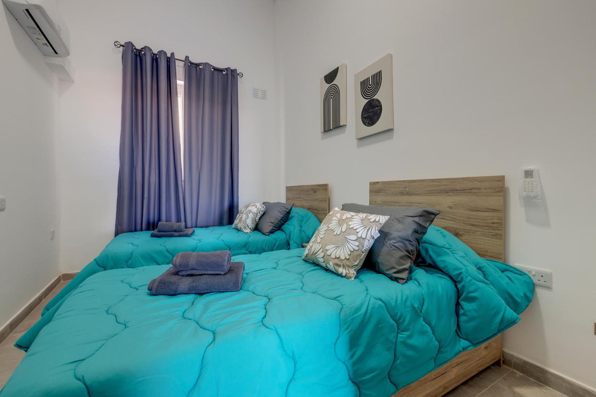 Salmar Court Holiday Apartments with Pool by Buena Vista