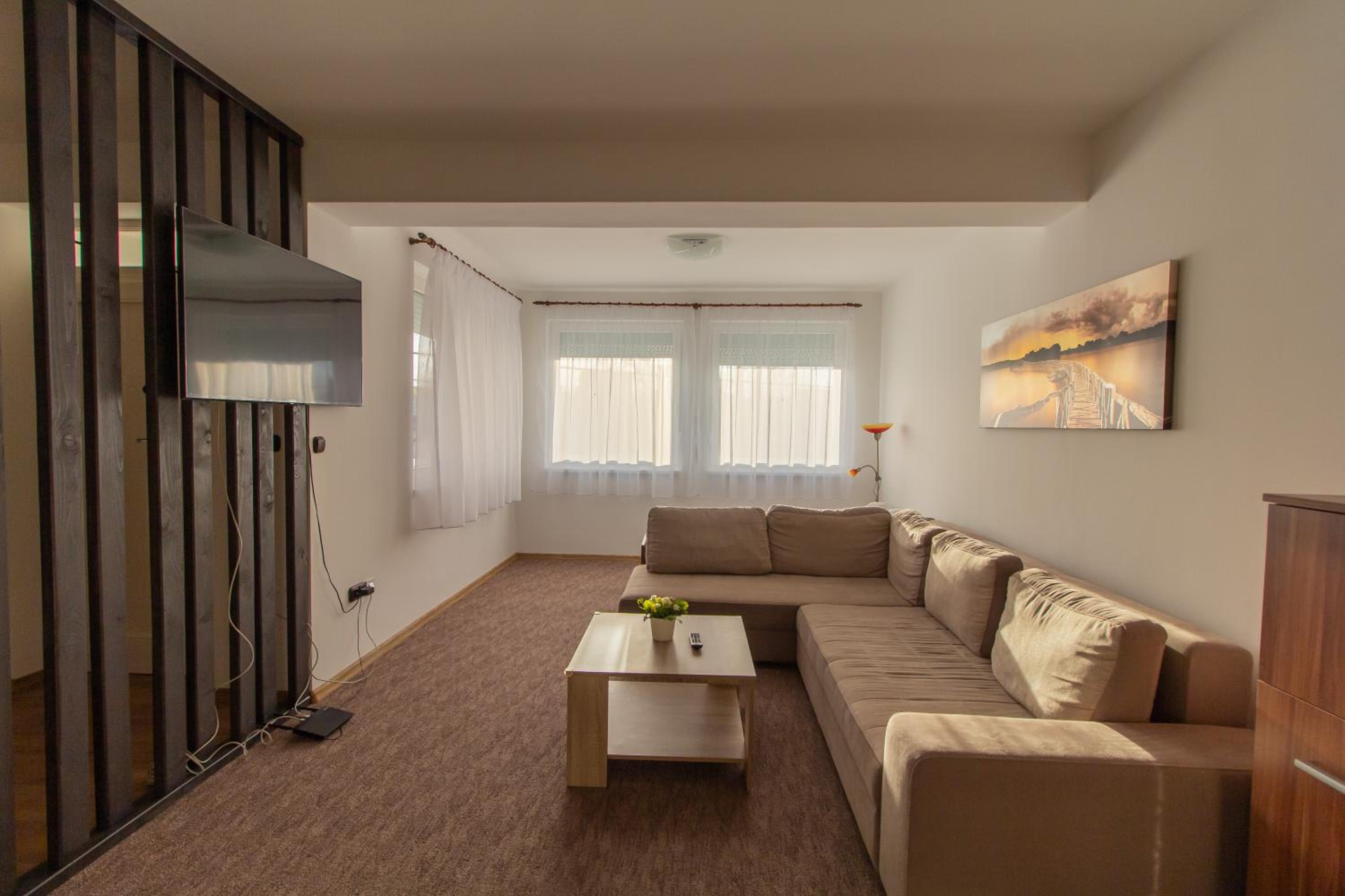 Déli Terasz C Apartman Free parking, self-check-in anytime view 2