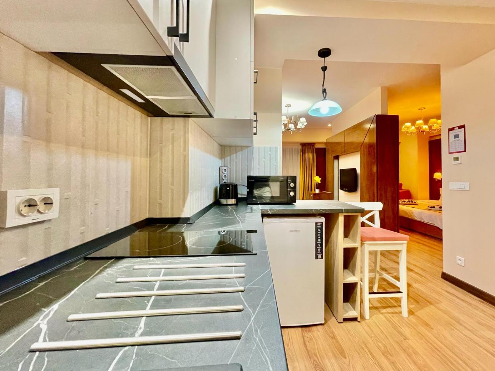 Royal Studio Apartment With a Perfect View - YamaLuxe view 2