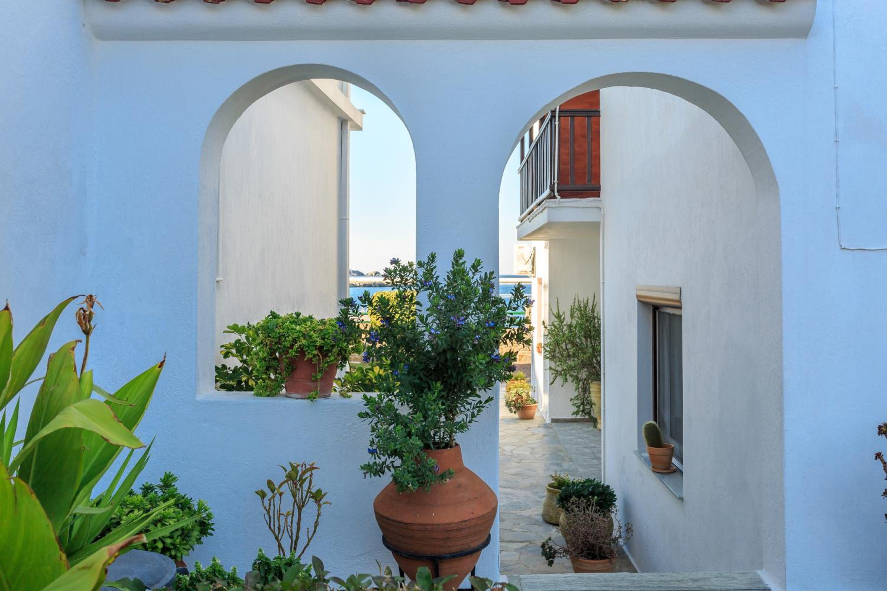 Nikolaos studios apartments