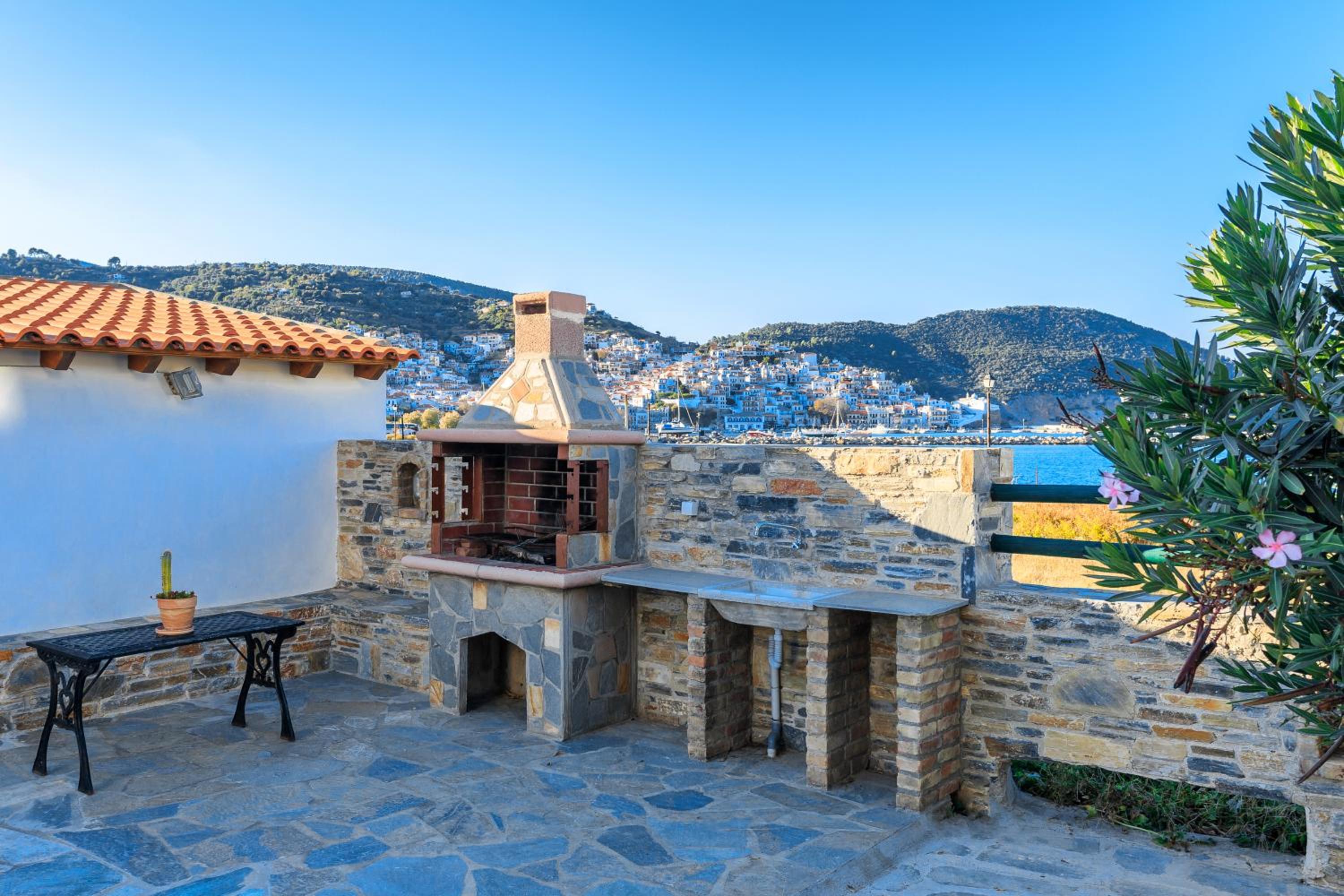 Nikolaos studios apartments