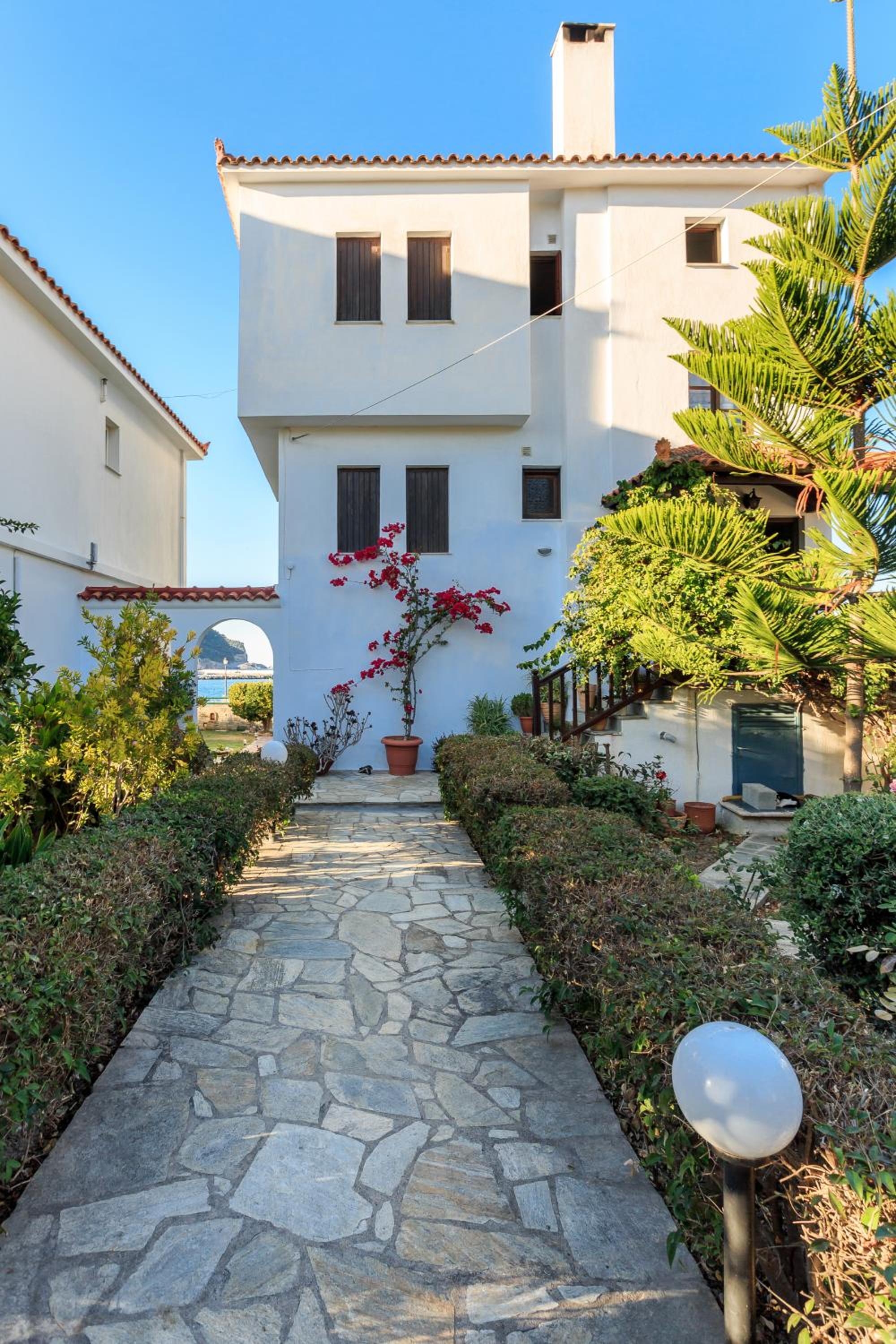 Nikolaos studios apartments