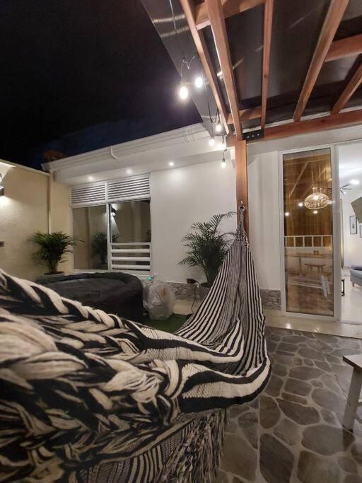 Moderno aptartamento, terraza con Jacuzzi privado