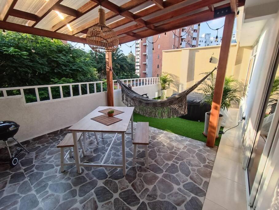 Moderno aptartamento, terraza con Jacuzzi privado