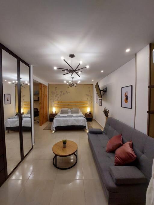 Moderno aptartamento, terraza con Jacuzzi privado