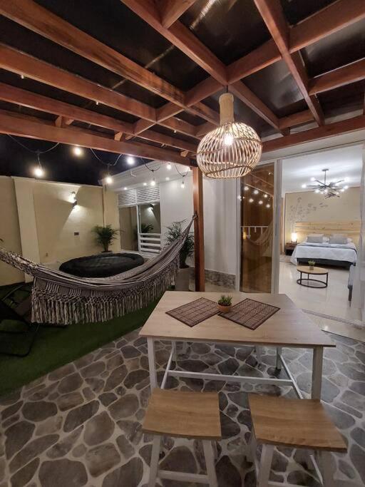 Moderno aptartamento, terraza con Jacuzzi privado