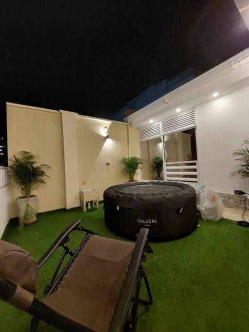 Moderno aptartamento, terraza con Jacuzzi privado