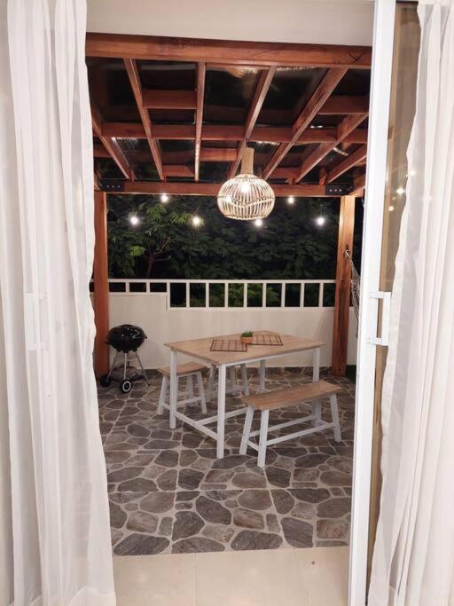 Moderno aptartamento, terraza con Jacuzzi privado