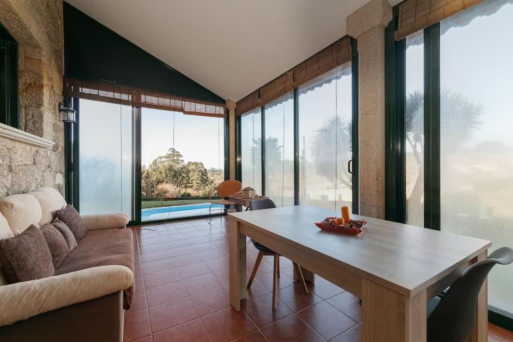 Encantadora villa con piscina by CABANA Rentals