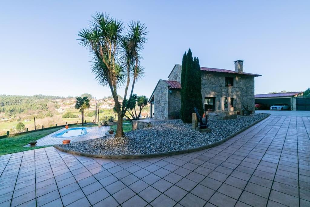Encantadora villa con piscina by CABANA Rentals