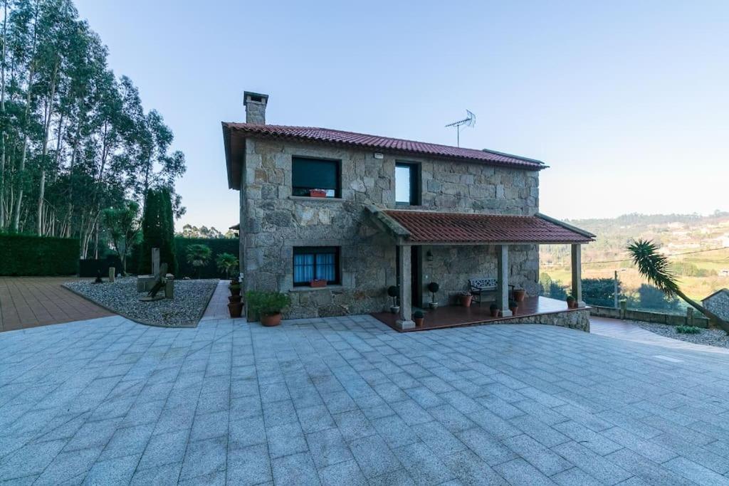 Encantadora villa con piscina by CABANA Rentals
