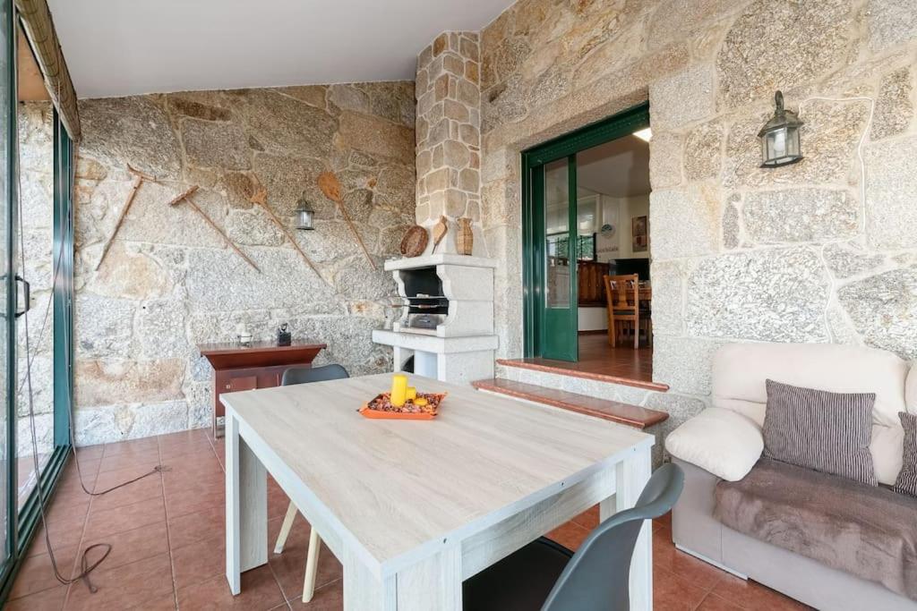 Encantadora villa con piscina by CABANA Rentals