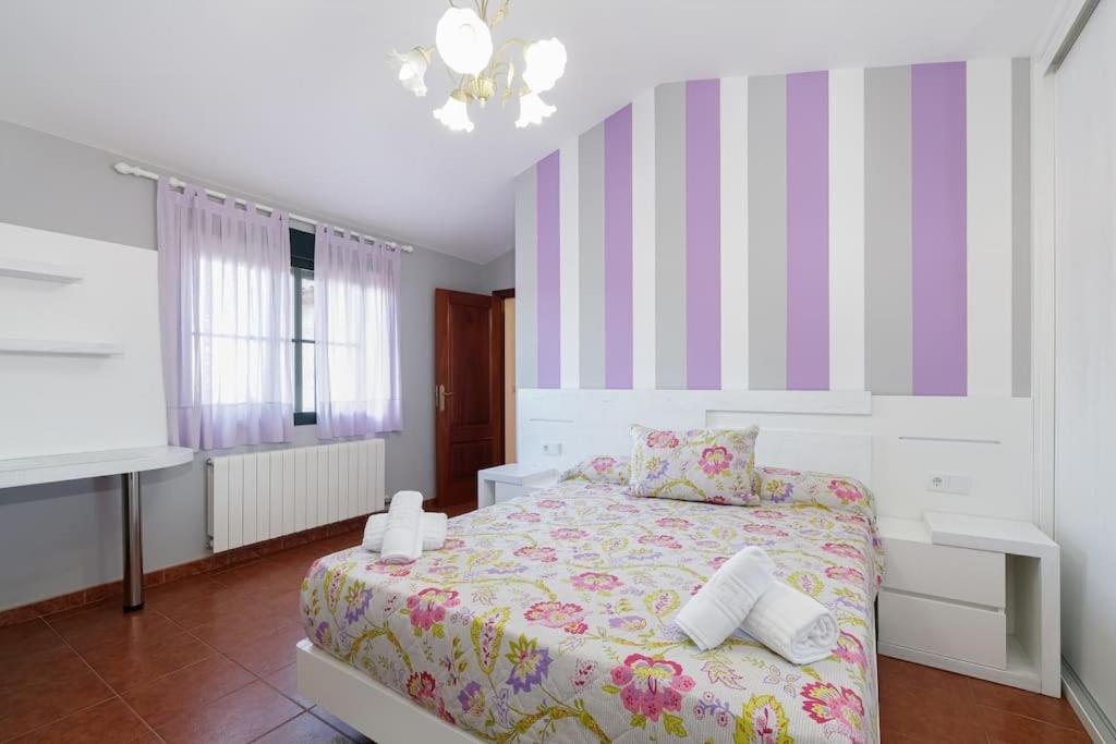 Encantadora villa con piscina by CABANA Rentals